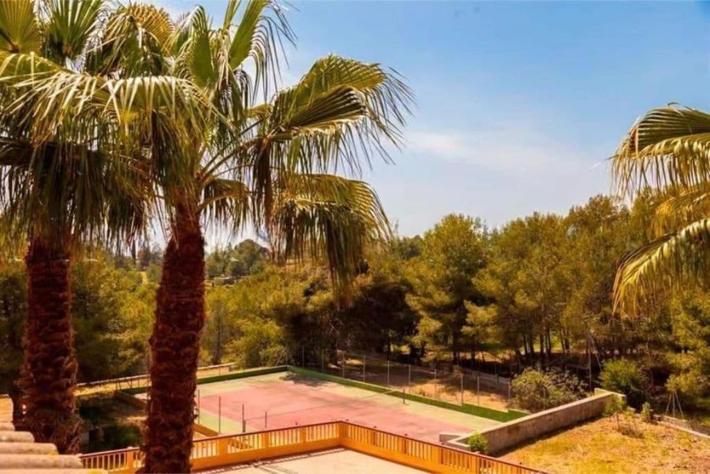 Villa Golf Sitges Vilanova i la Geltrú Εξωτερικό φωτογραφία